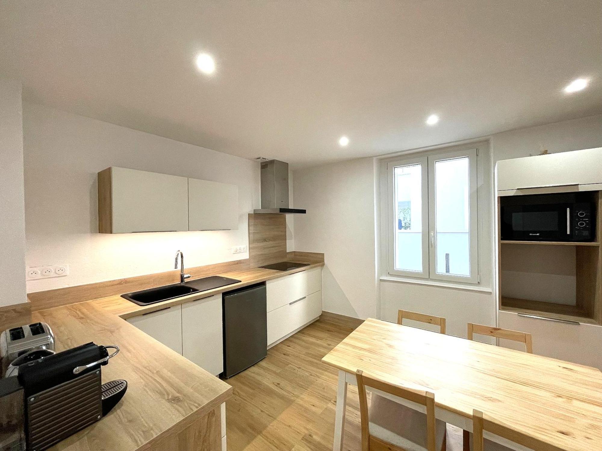 Apartment Moderne Et Spacieux, A 10 Min De La Gare